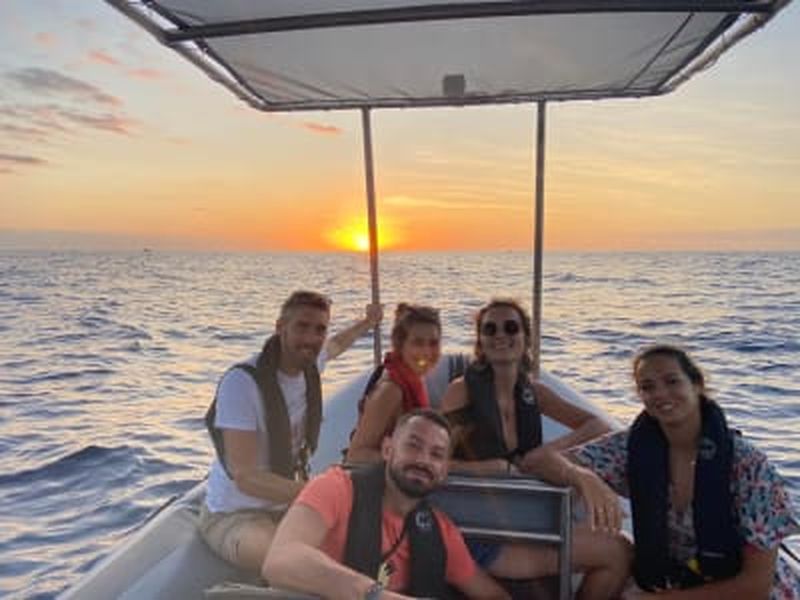 Billet Balade en bateau au coucher du soleil à La Réunion depuis Saint-Gilles-les-Bains