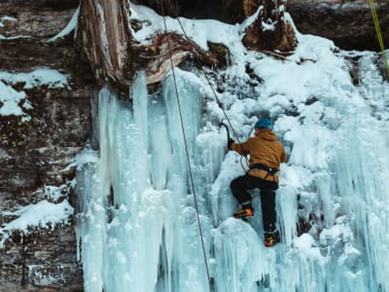 Billet Découverte de l'escalade de glace à St-Alban, Québec