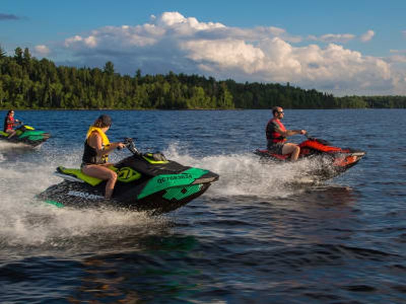 Billet Location de jet ski à Lac-des-Plages en Outaouais, près de Mont-Tremblant