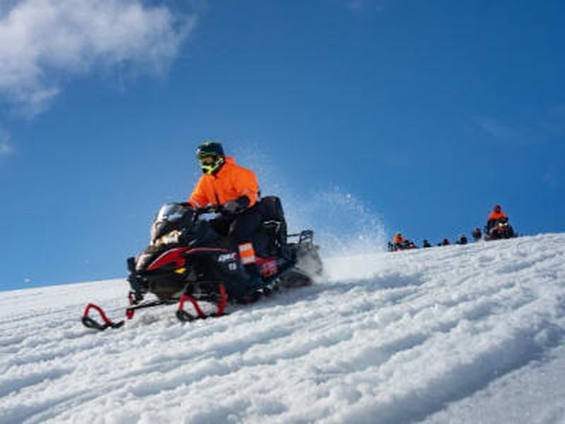 Billet Excursion en motoneige au glacier de Langjökull et grotte de glace depuis Geysir près de Gullfoss