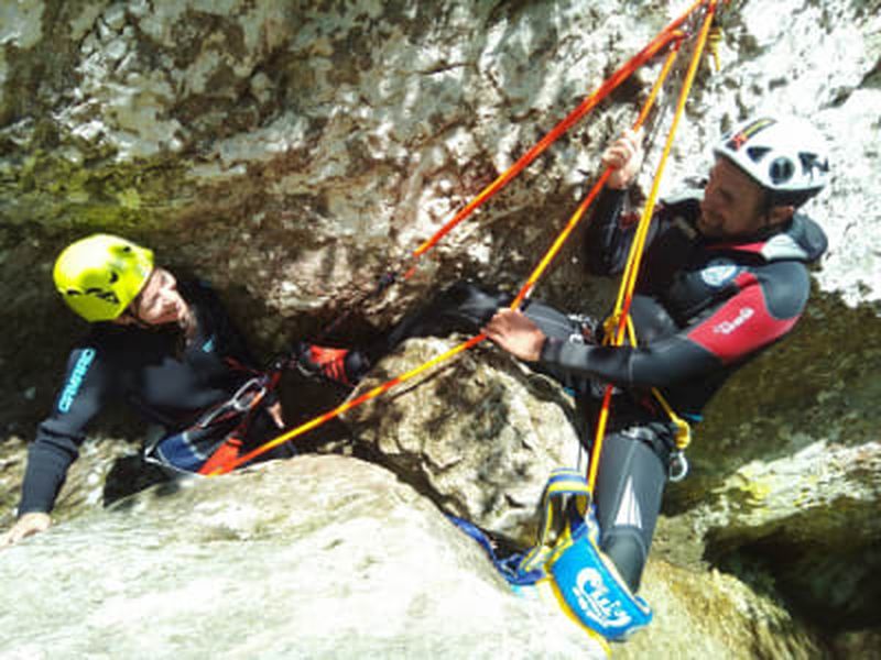 Billet Canyoning intermédiaire dans le canyon de Vione près du lac de Garde