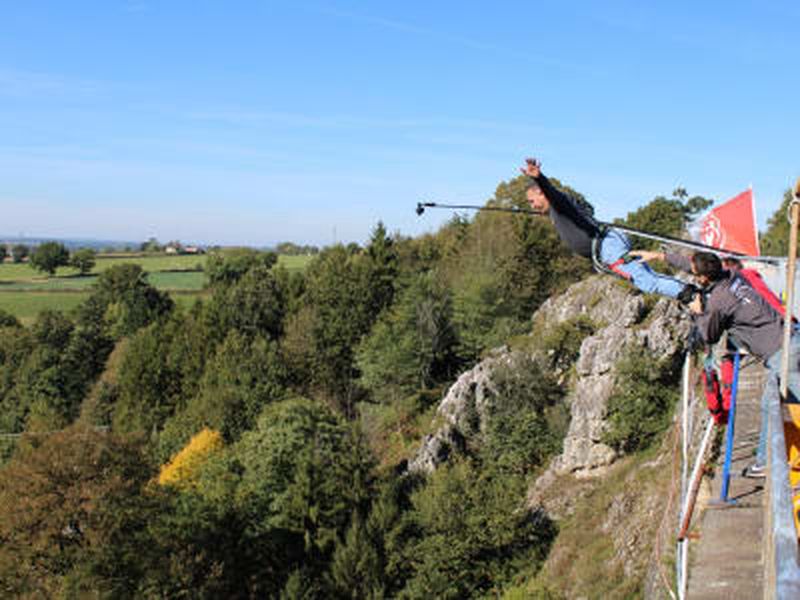 Billet Saut à l'élastique du Viaduc de Banne (40 m) en Ardèche