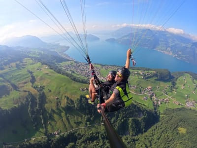 Billet Vol en parapente au-dessus du lac des Quatre-Cantons, Suisse