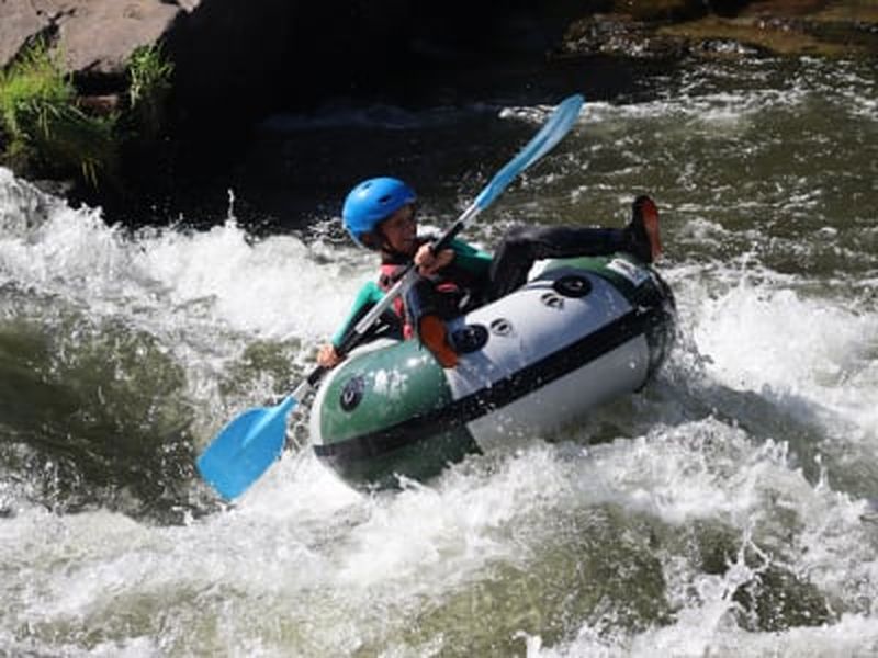 Billet Tubing dans les gorges de l'Aude près de Quillan