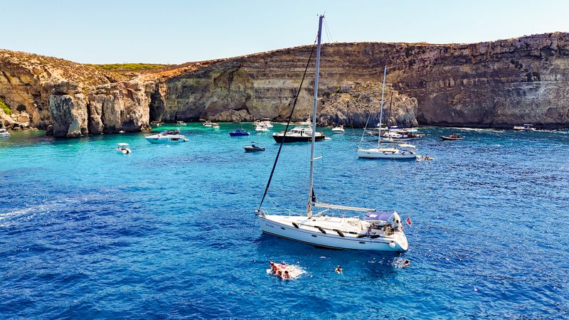 Billet Excursion d'une journée à Comino, au Blue Lagoon, au Crystal Lagoon et aux grottes