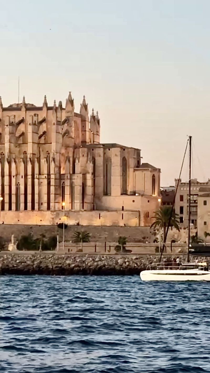 Billet Croisière avec vue sur le cava et la cathédrale - Escapade en yacht de luxe