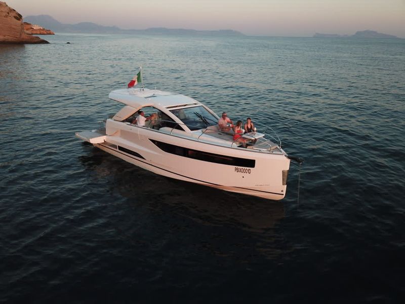 Billet Croisière exclusive sur la côte amalfitaine : une journée d'élégance, de beauté et de trésors cachés