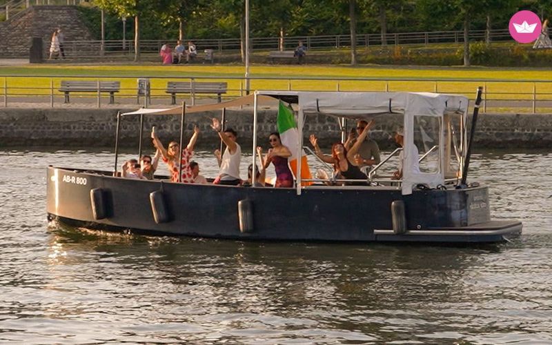 Billet Fêtez votre anniversaire sur un bateau à Francfort avec vue sur la ville - 2 heures