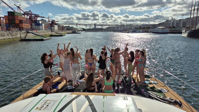 Billet Excursion d'une demi-journée à Lisbonne en catamaran à moteur - 4h