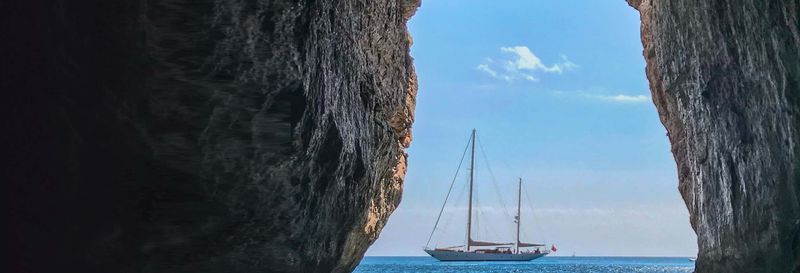 Billet Balade en kayak dans les grottes marins d'Es Canutells