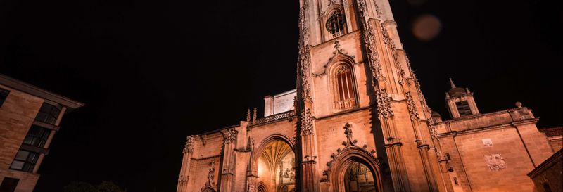 Billet Free tour à la découverte des mystères et légendes d'Oviedo