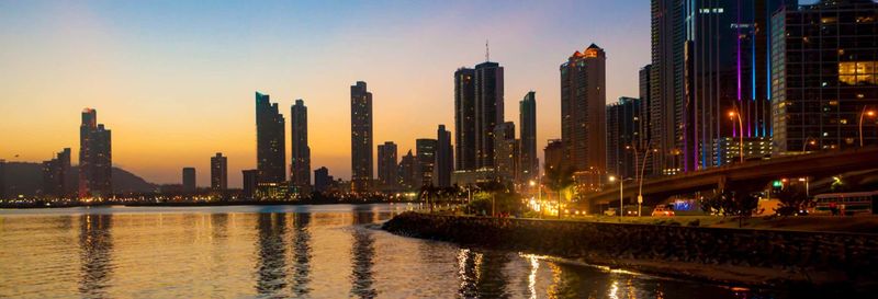 Billet Balade en catamaran dans la baie de Panama au coucher du soleil