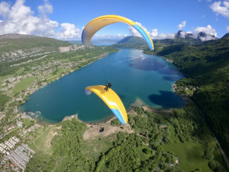 Billet Baptême en parapente au dessus du lac d'Annecy (74)