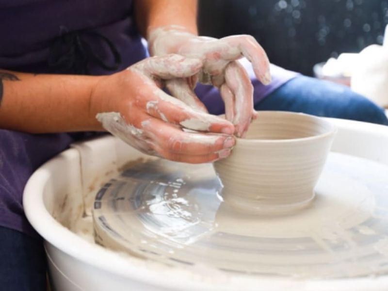 Billet Atelier tournage en céramique à Chartres (28)