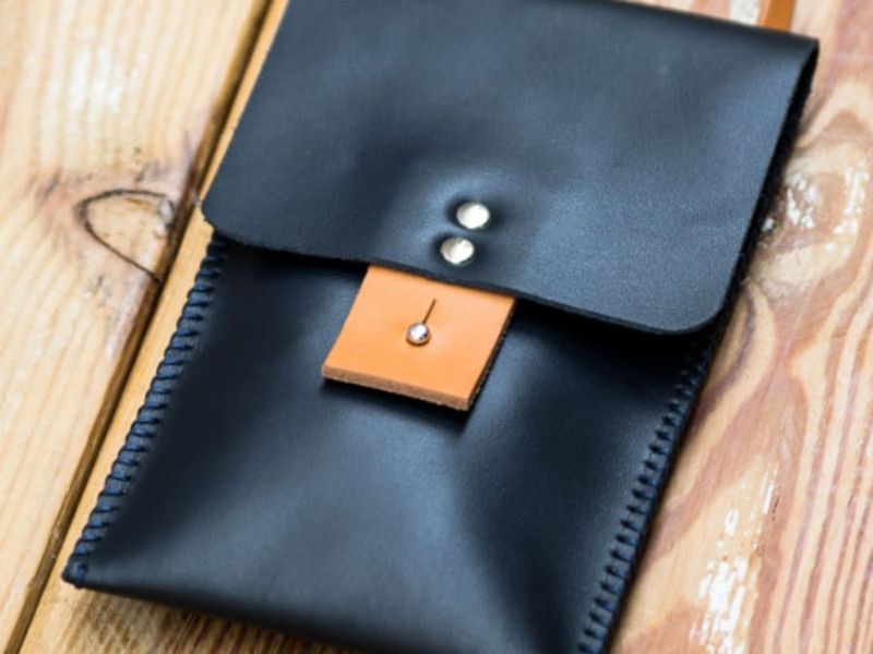 Billet Atelier création d'une pochette en cuir à Montjean-sur-Loire