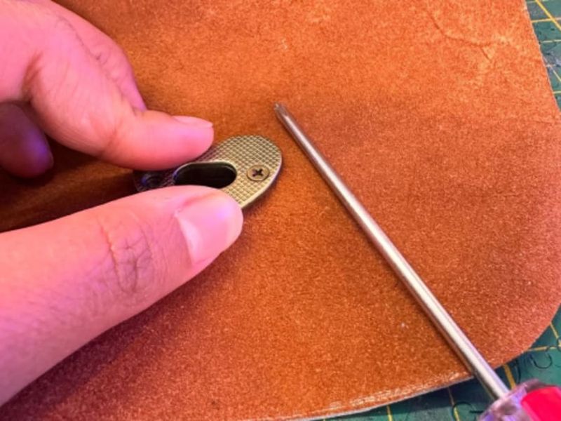 Billet Atelier fabrication d'un petit sac en cuir à Saran (45)