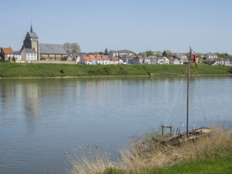 Billet Location de Canoë à Saint-Denis-de-l'Hôtel - Parcours 18 km