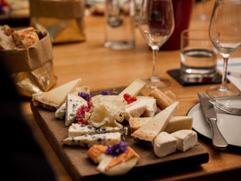 Billet Dégustation fromages & champagnes aux Caves du Louvre Paris