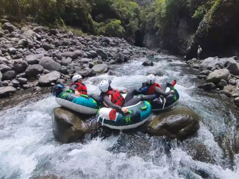Billet Descente de la rivière de Langevin en bouée à la Réunion
