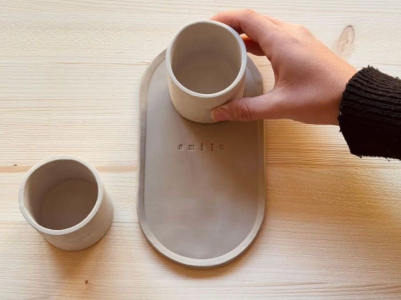 Billet Atelier modelage duo de tasses et son assiette à Aix-en-Provence