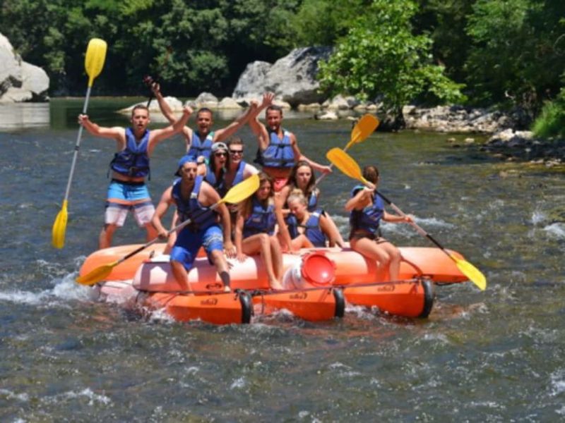 Billet Location de Canoë Kayak à Vallon-Pont-d'Arc : parcours 8km
