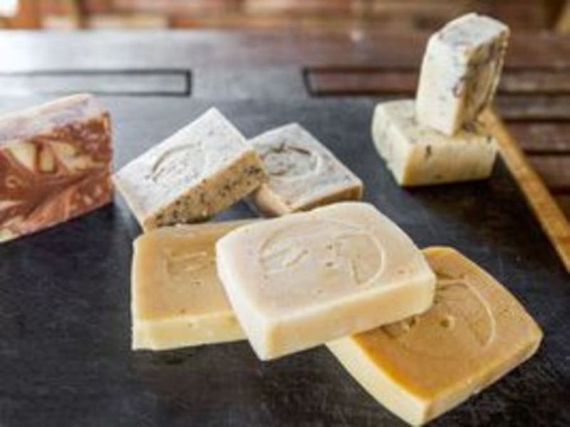 Billet Atelier fabrication de savon artisanal au lait de brebis (09)