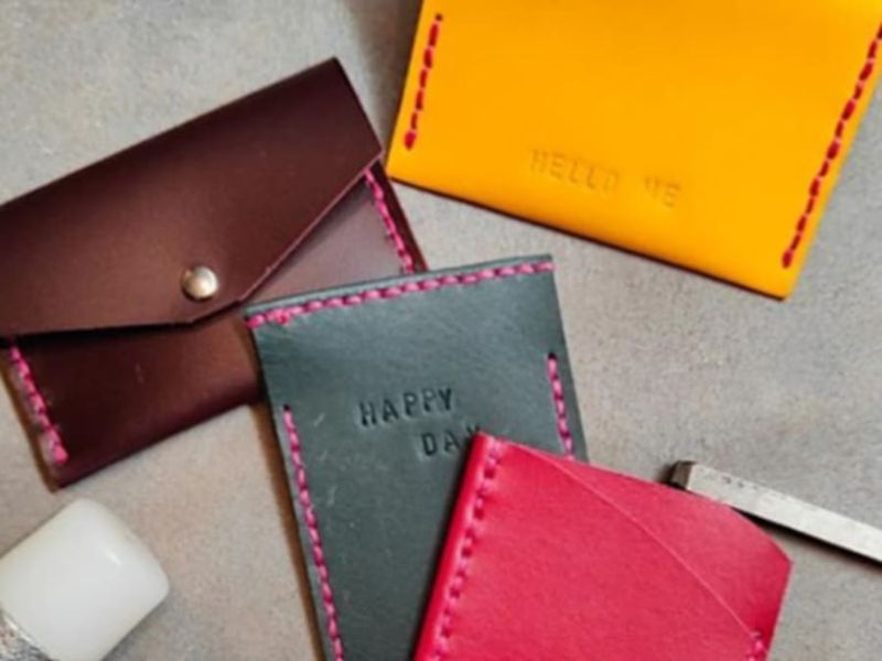 Billet Atelier création d'un porte-cartes en cuir à Bruxelles