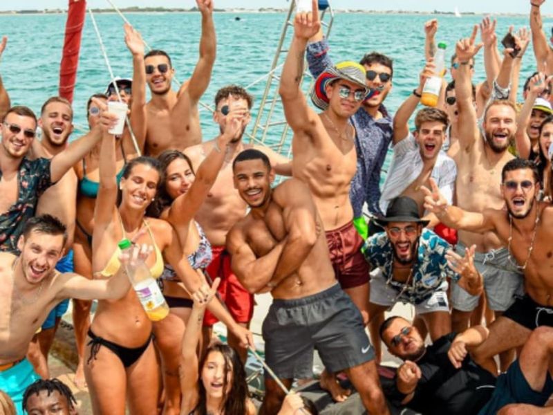 Billet Famous Boat Party en catamaran depuis La Grande-Motte (34)