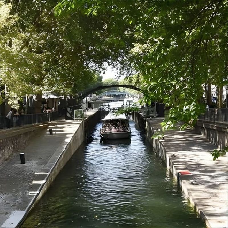 Billet "The Old Paris" on the Canal Saint Martin : Port de l'Arsenal