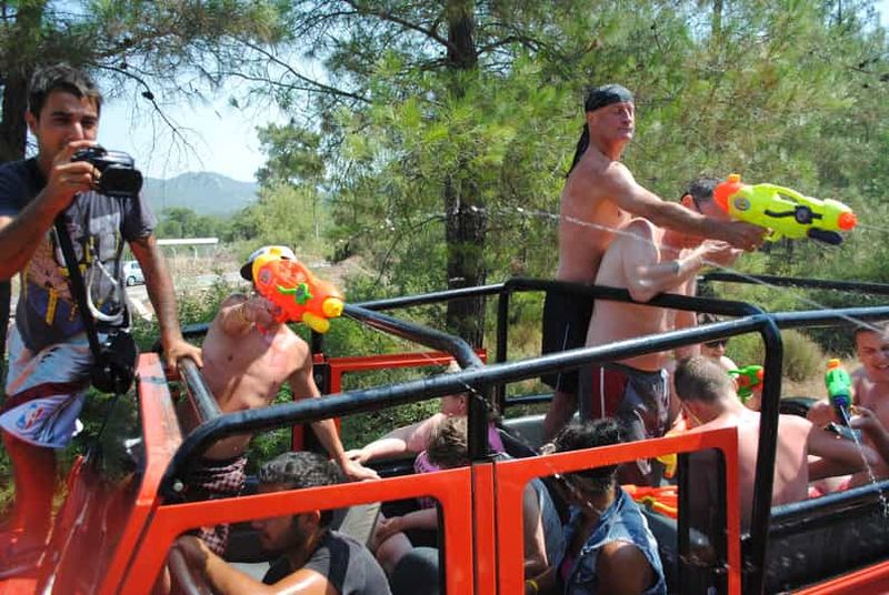 Billet Marmaris : safari en jeep, bataille d'eau, fête des couleurs et de la mousse