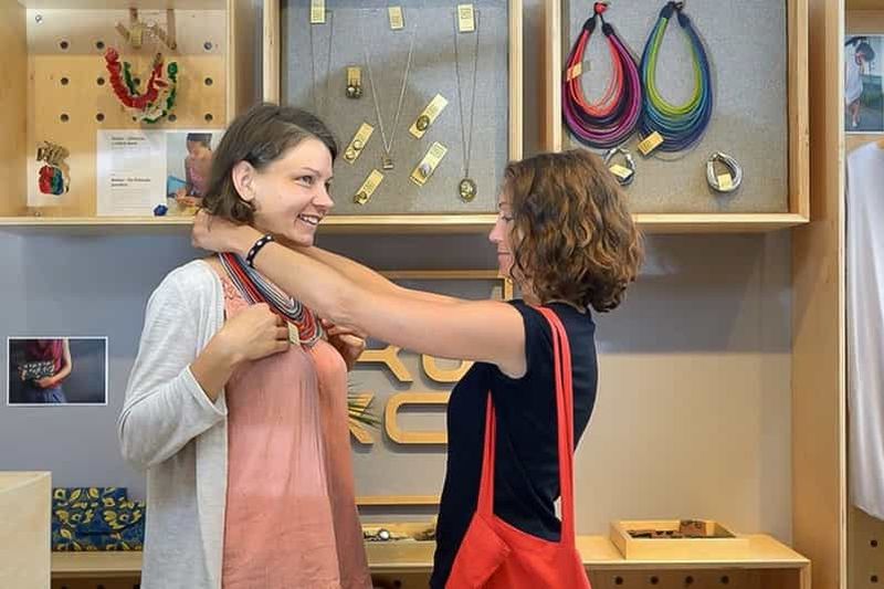 Billet Cracovie : visite shopping privée avec collations et dégustation de bière