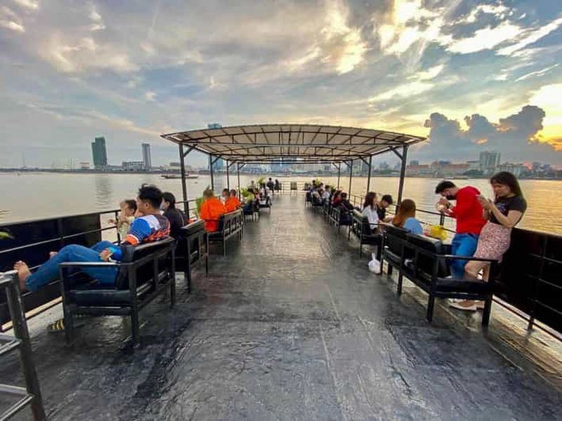 Billet Phnom Penh : croisière au coucher du soleil sur le Mékong et balade en tuk-tuk