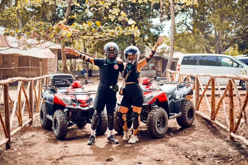 Billet Aventure en quad Sari dans un village local