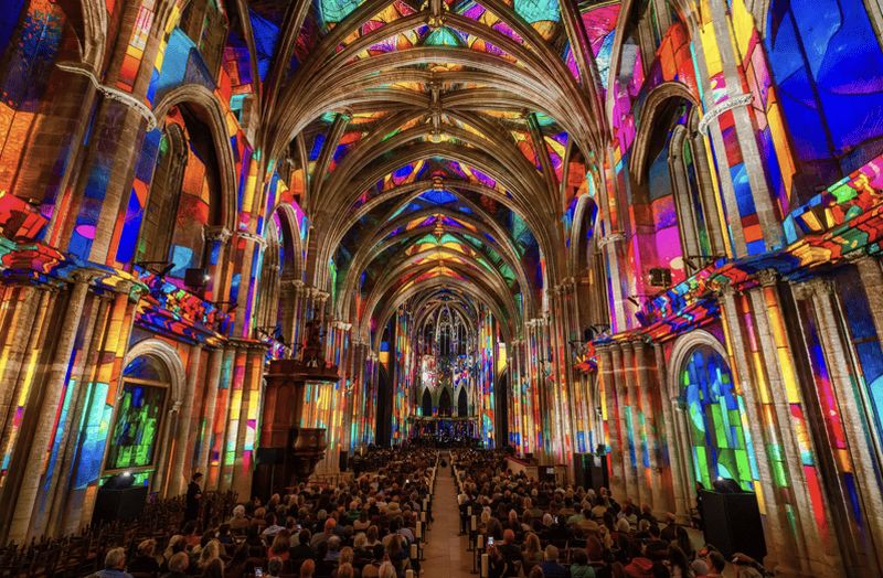Billet Basilique de Barcelone : spectacle immersif de lumière et de son - LUMINISCENCE
