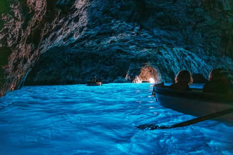 Billet Au départ de Sorrente : tour en bateau à Capri avec visite optionnelle de la Grotte Bleue