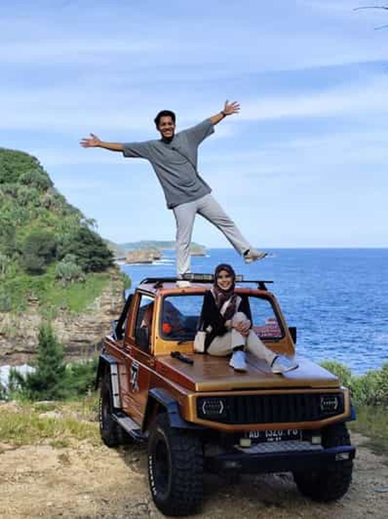 Billet Yogyakarta : grotte de Pindul, descente en bouée et plage de Timang