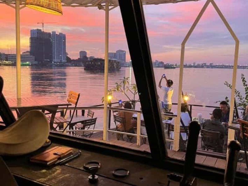 Billet Phnom Penh : Croisière au coucher du soleil sur le bateau Kanika