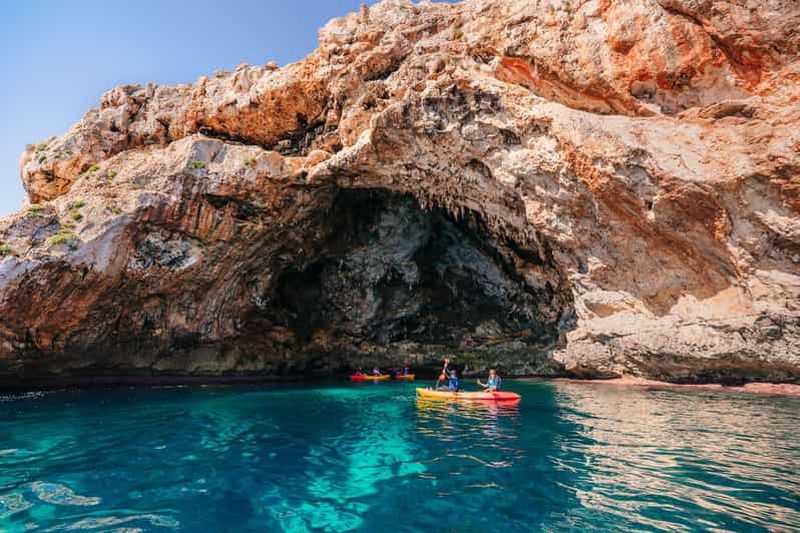Billet Cala Varques : Expédition guidée en kayak et plongée en apnée dans les grottes marines