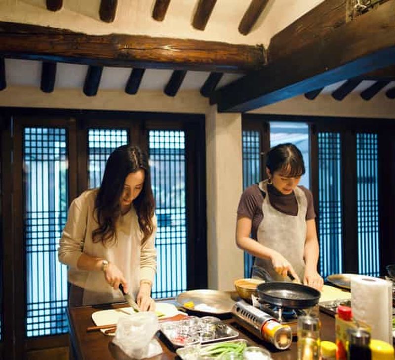 Billet Séoul : cours de cuisine royale dans un hanok centenaire
