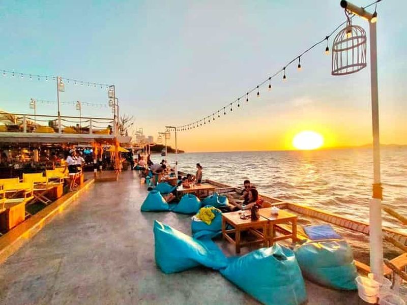 Billet Pattaya : café flottant et pêche au calamar en option