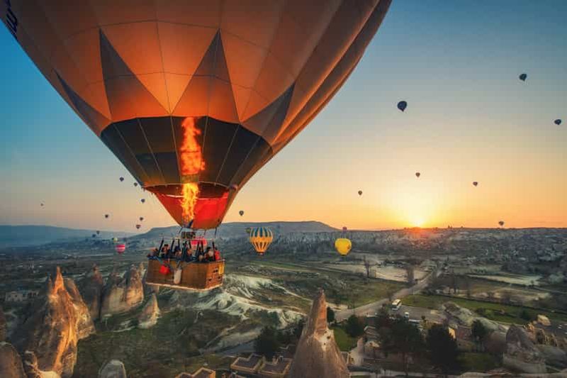 Billet Antalya/Kemer : 2 jours en Cappadoce, hôtel troglodyte et vol en montgolfière