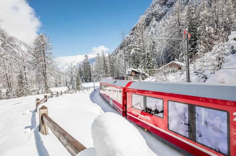 Billet De Milan à Saint-Moritz : visite panoramique en train de la Bernina avec guide