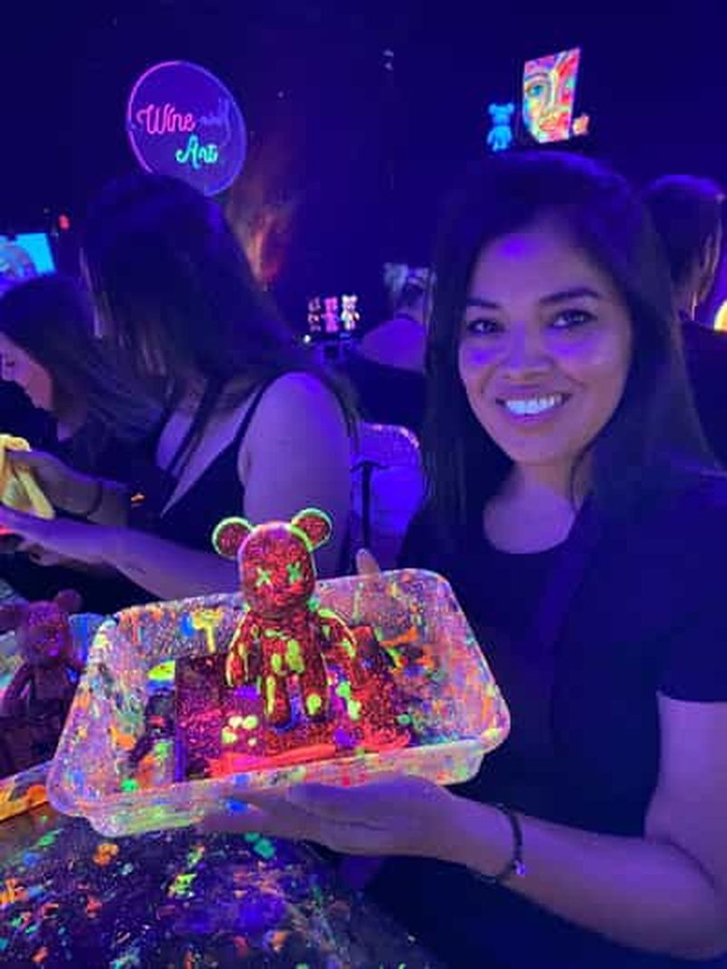 Billet Barcelone : peinture fluorescente sur brique | Vin et art