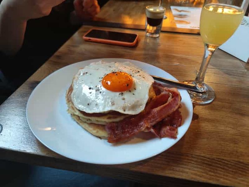 Billet Budapest : Brunch sans fond de 4 heures avec cocktails et bières artisanales