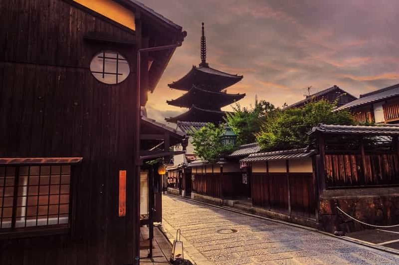 Billet Visite à pied des geishas de Kyoto : le quartier de Gion et ses trésors cachés