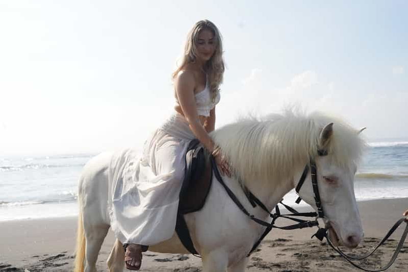 Billet Ubud : 1 heure d'équitation sur la plage avec transfert