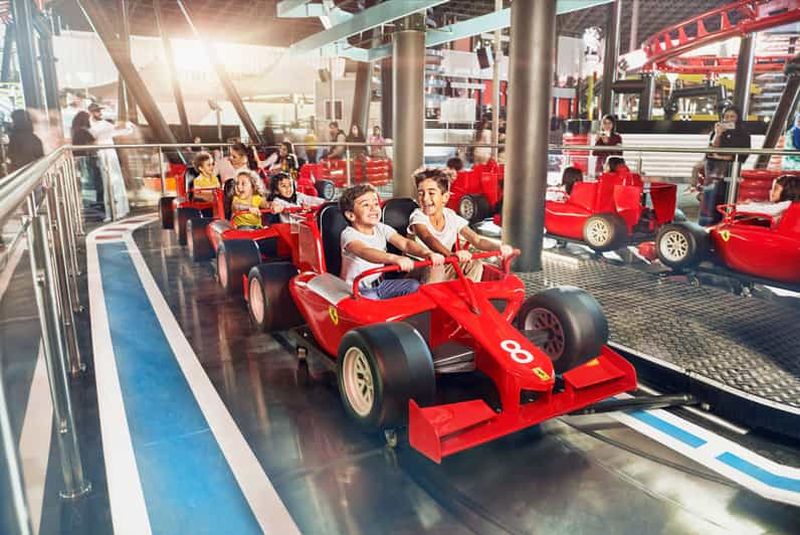 Billet Abu Dhabi : billet d'entrée au Ferrari World avec navette gratuite
