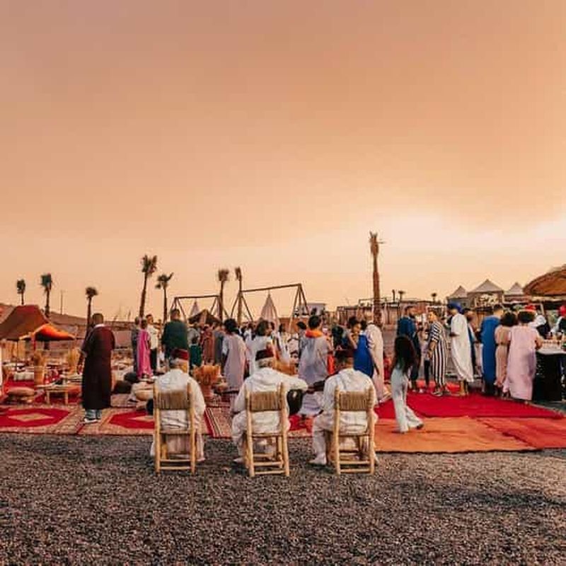 Billet Marrakech : Dîner-spectacle dans le désert d'Agafay avec balade à dos de chameau au coucher du soleil