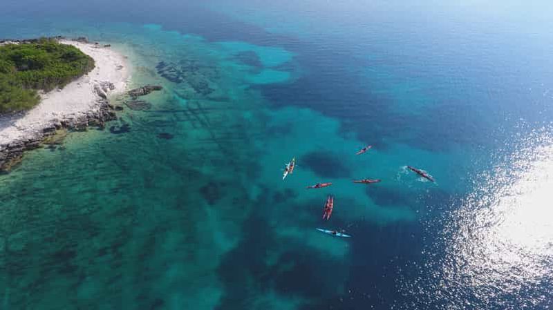 Billet Lumbarda : demi-journée de kayak et d'histoire avec dégustation de vin