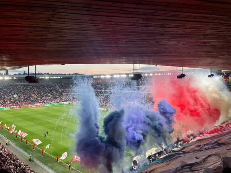 Billet Prague : Assister à un match de football du Slavia ou du Sparta avec un local